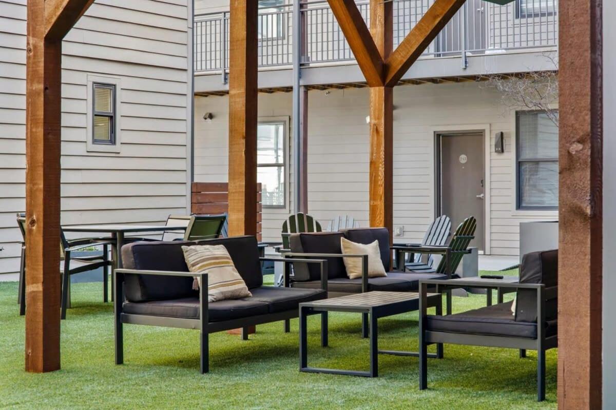 Apartment Cozysuites Music Row Stylish 2br Free Parking 44 Nashville
